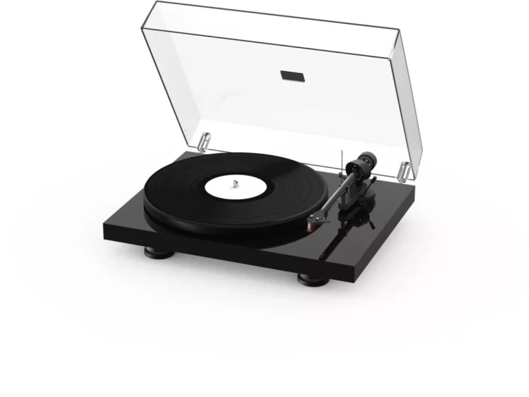 Pro-Ject Debut Carbon EVO High Gloss Black Action