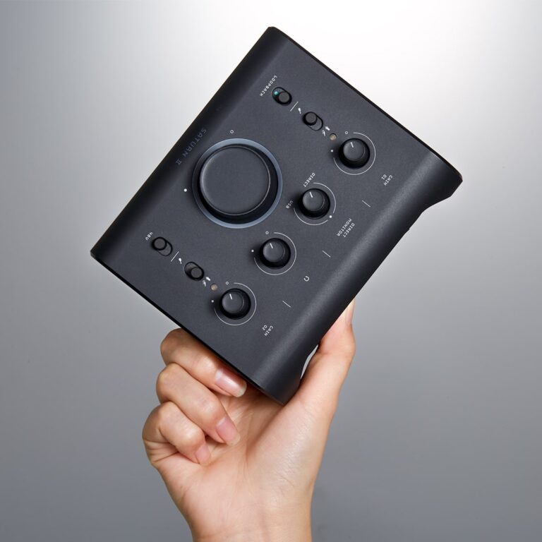 Carver Professional Saturn II